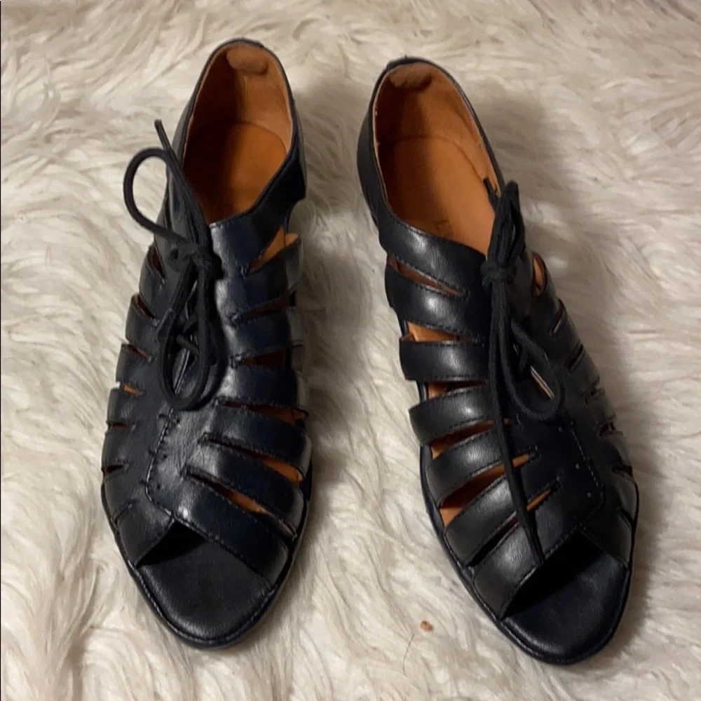 L’Amour DesPieds Leather Wedges